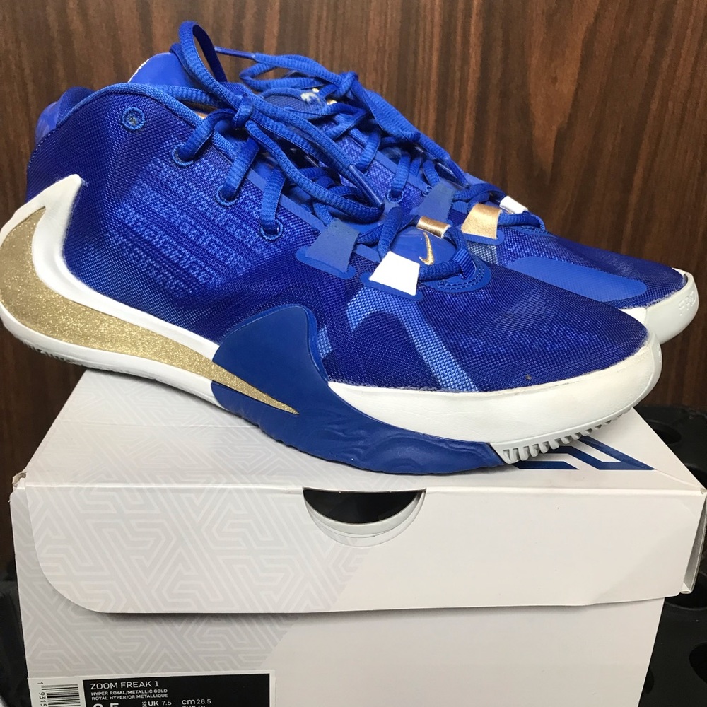 Zoom Freak 1